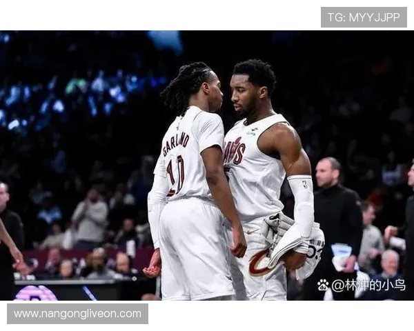 NBA季后赛争夺白热化巨星对决频现新格局引发联盟格局深刻变化