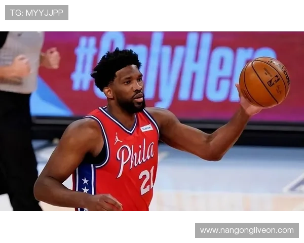 NBA季后赛激战正酣 球星伤情牵动球迷心情 新秀表现引发热议