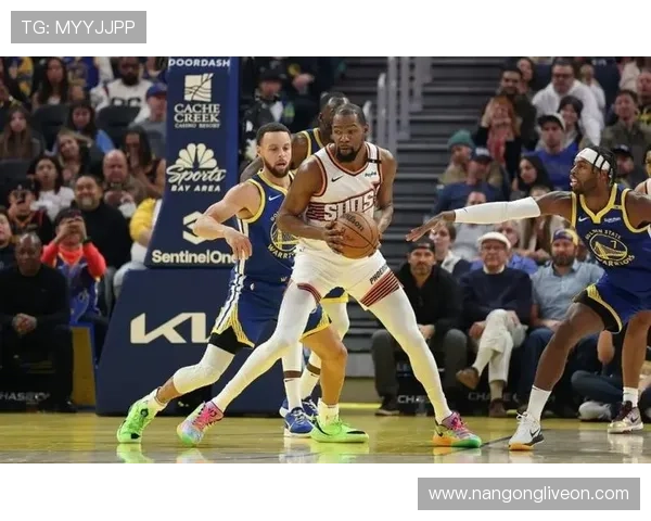 勇士队重返巅峰赛季分析：核心阵容与战术创新再度冲击冠军